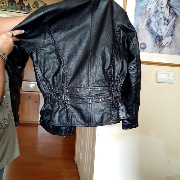 Leather jacket - Picture 2 of 3